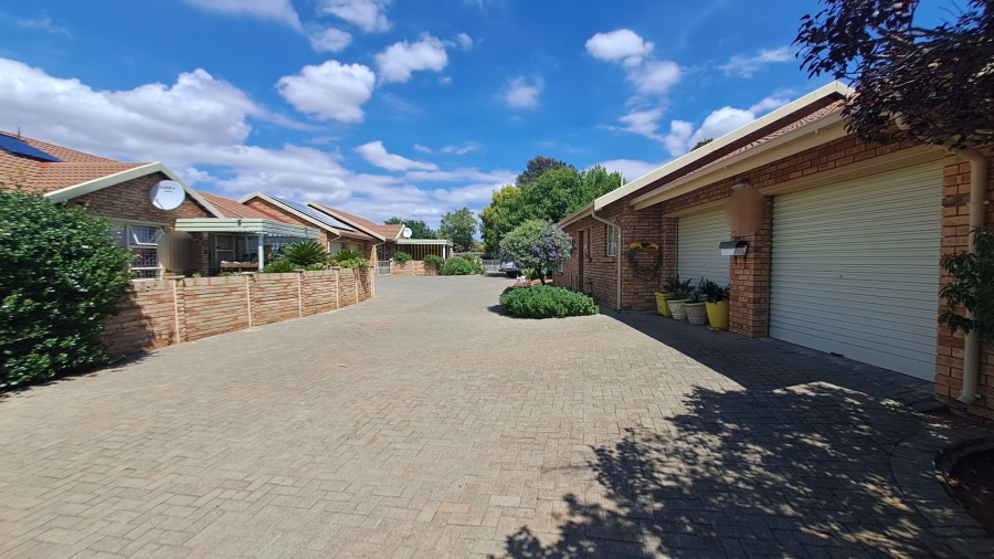 3 Bedroom Property for Sale in Fleurdal Free State